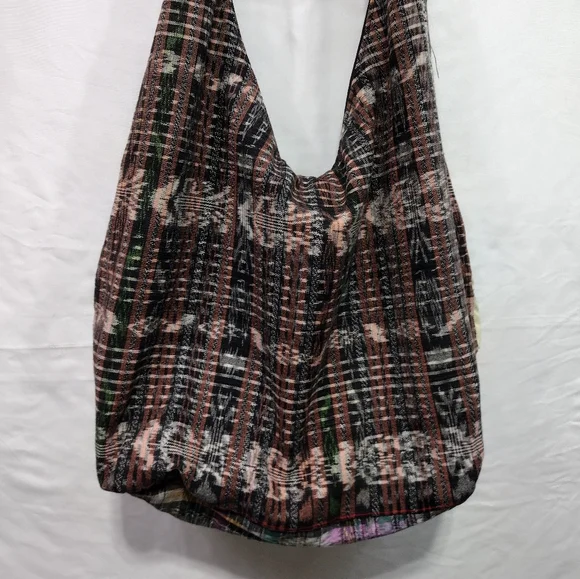 SOLD Women's Southwestern Floral Embroidery Boho Crossbody Bag - Picture 7 of 8